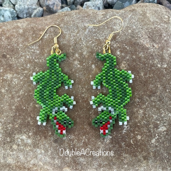 Alligator Beaded Earrings, New, Handmade by Me - Picture 1 of 6